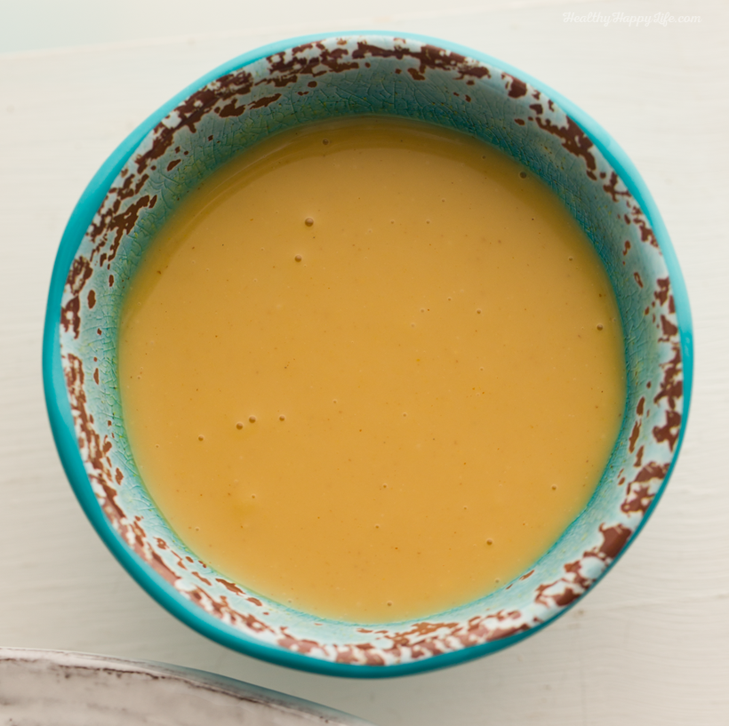 Three Ingredient Honey Mustard Dress and Sauce - vegan and super delicious! Three Ingredient Honey Mustard Dress and Sauce - vegan and super delicious!