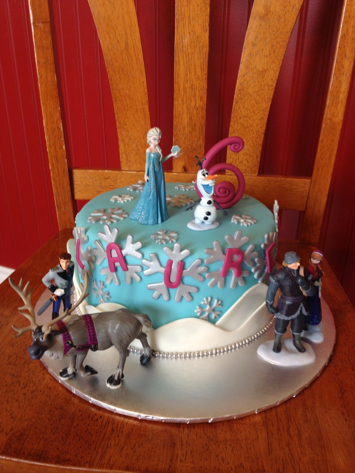 Sugar Love Cake Design: Single Tier Frozen cake