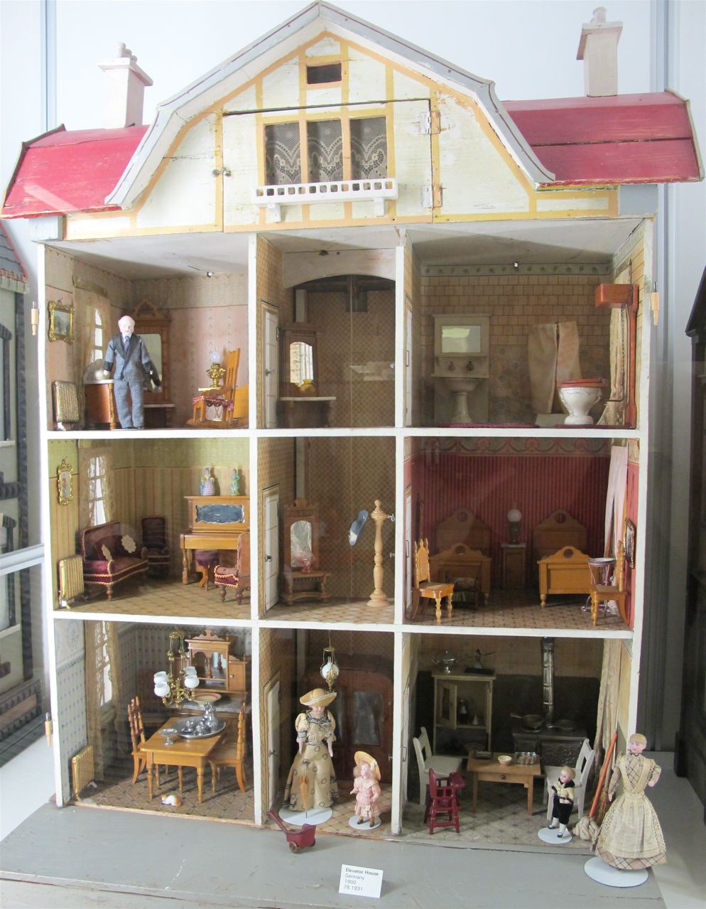 Susan's Mini Homes Gottschalk at the Strong Museum Antique Dollhouse