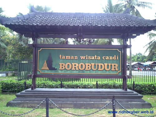 Indonesian Tourism Review Magelang Candi Borobudur