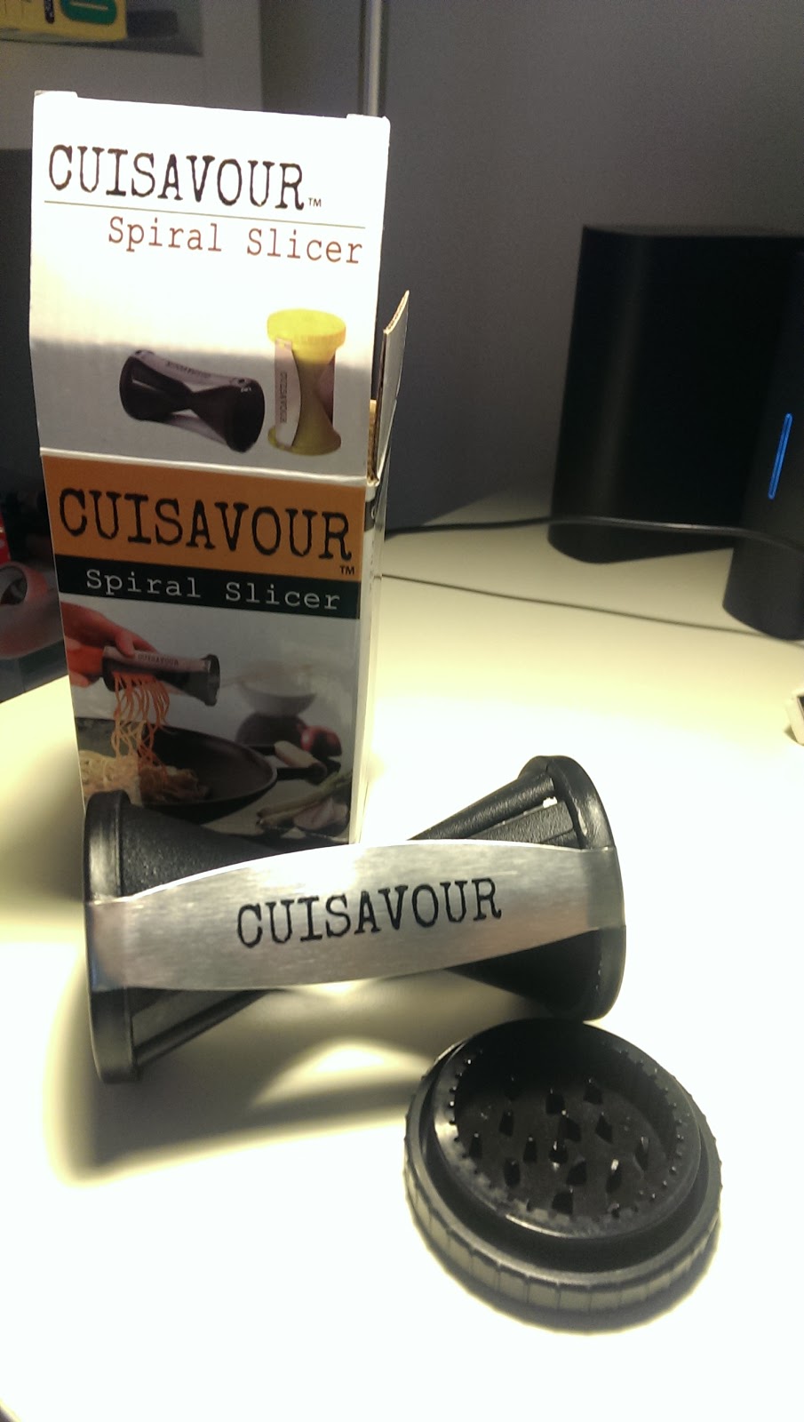 Mama Munch's Kitchen New Gadget Spiral Slicer