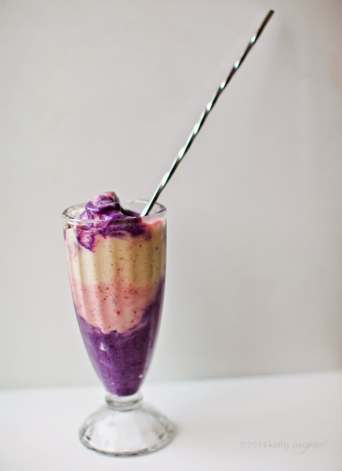 Banana Blender Ice Cream. Video HowTo. Pink, Banana and Blueberry