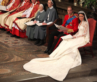 Kate Middleton Wedding Dresses on Denise Richards Bond  Princess Kate Middleton Wedding Dress