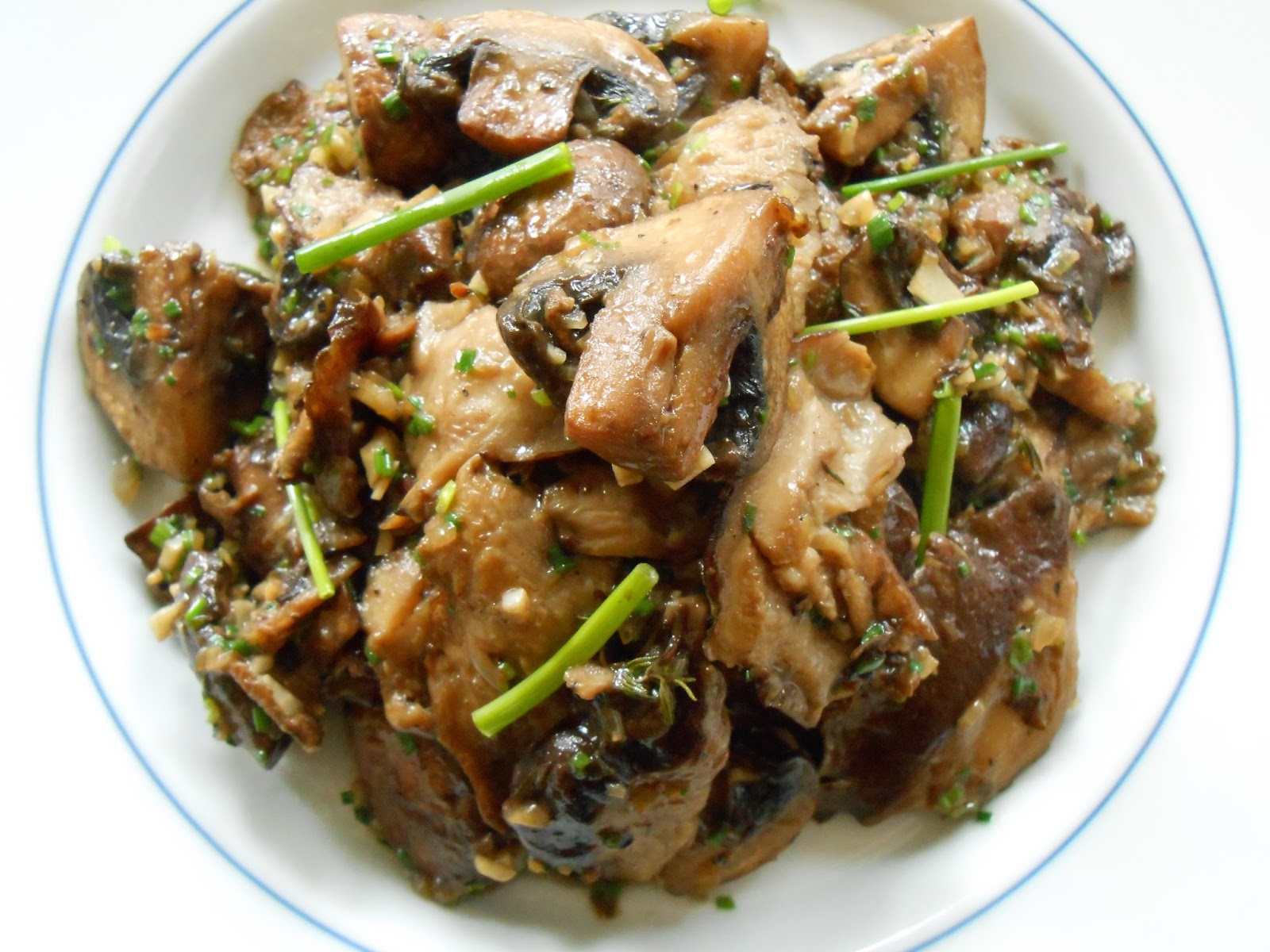 Bake and Baste: Meaty Pan-Roasted Mushrooms