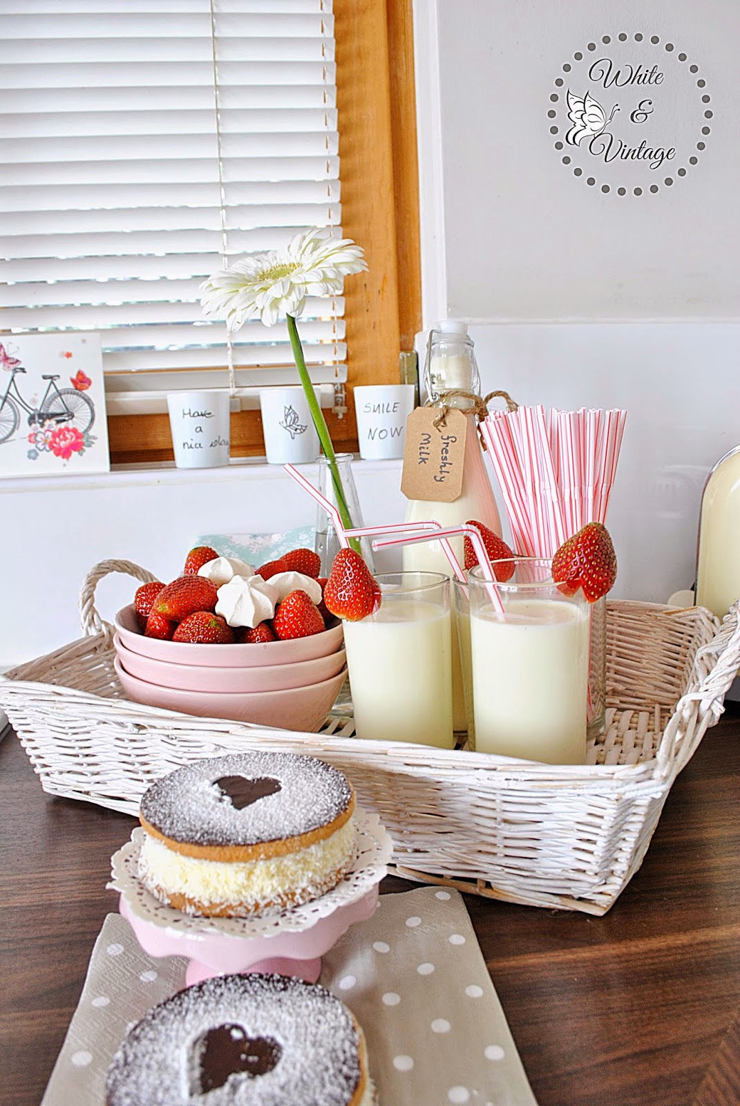 FRISCHER WIND IN MEINER KÜCHE - White and Vintage