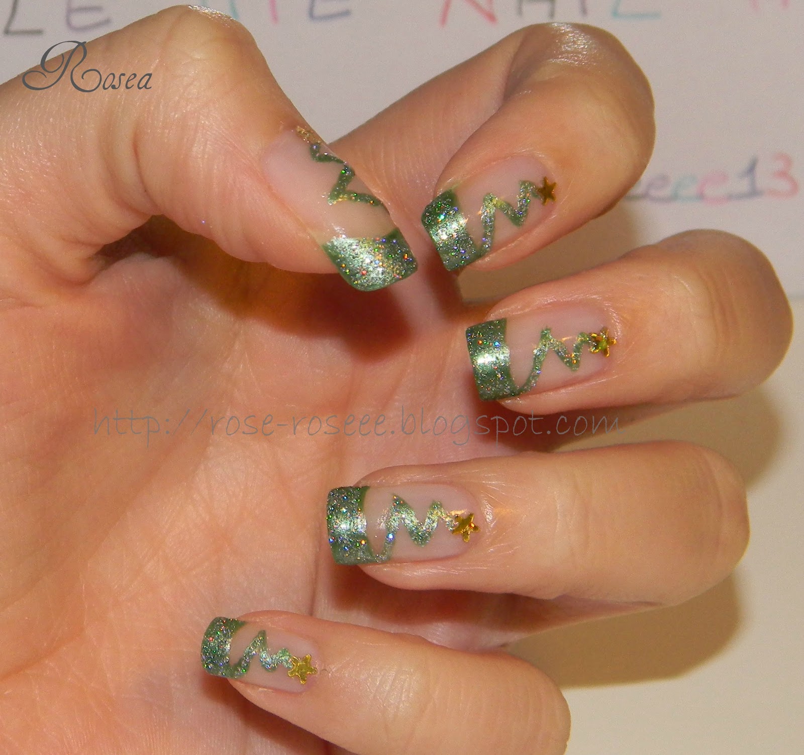 Rosea: Christmas tree nails