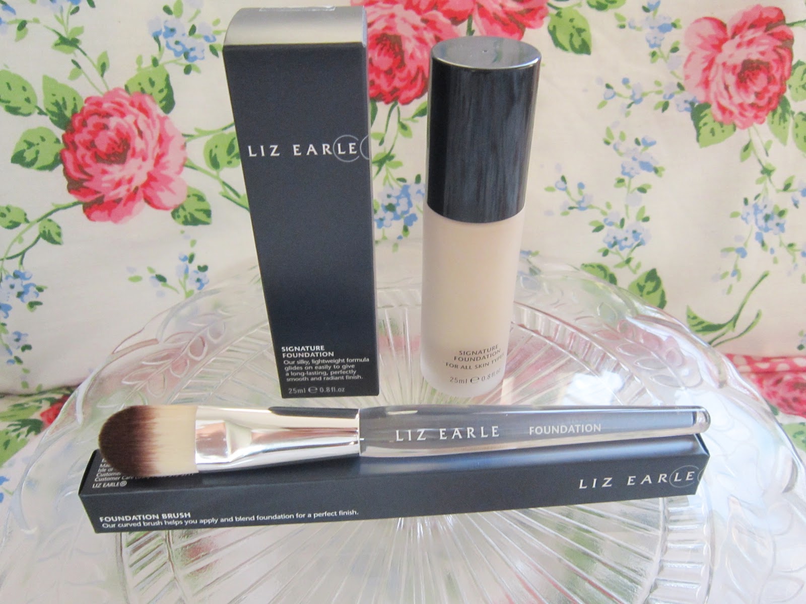 Liz Earle Signature Foundation in Ivory and Brush ♥ Victoria's