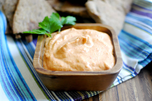 Spicy Roasted Red Pepper Hummus l SimplyScratch.com