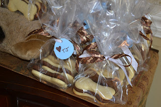 Dog+bone+shaped+cookies+for+people