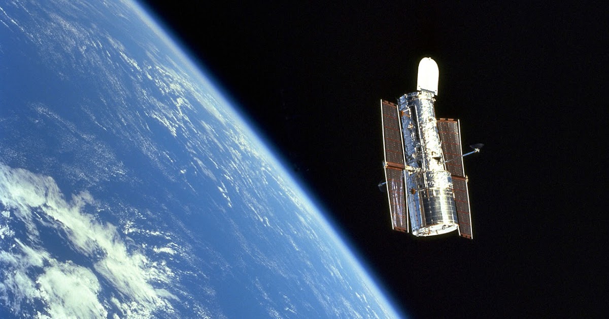 Hubble Space Telescope Images 'Colliding' Galaxies