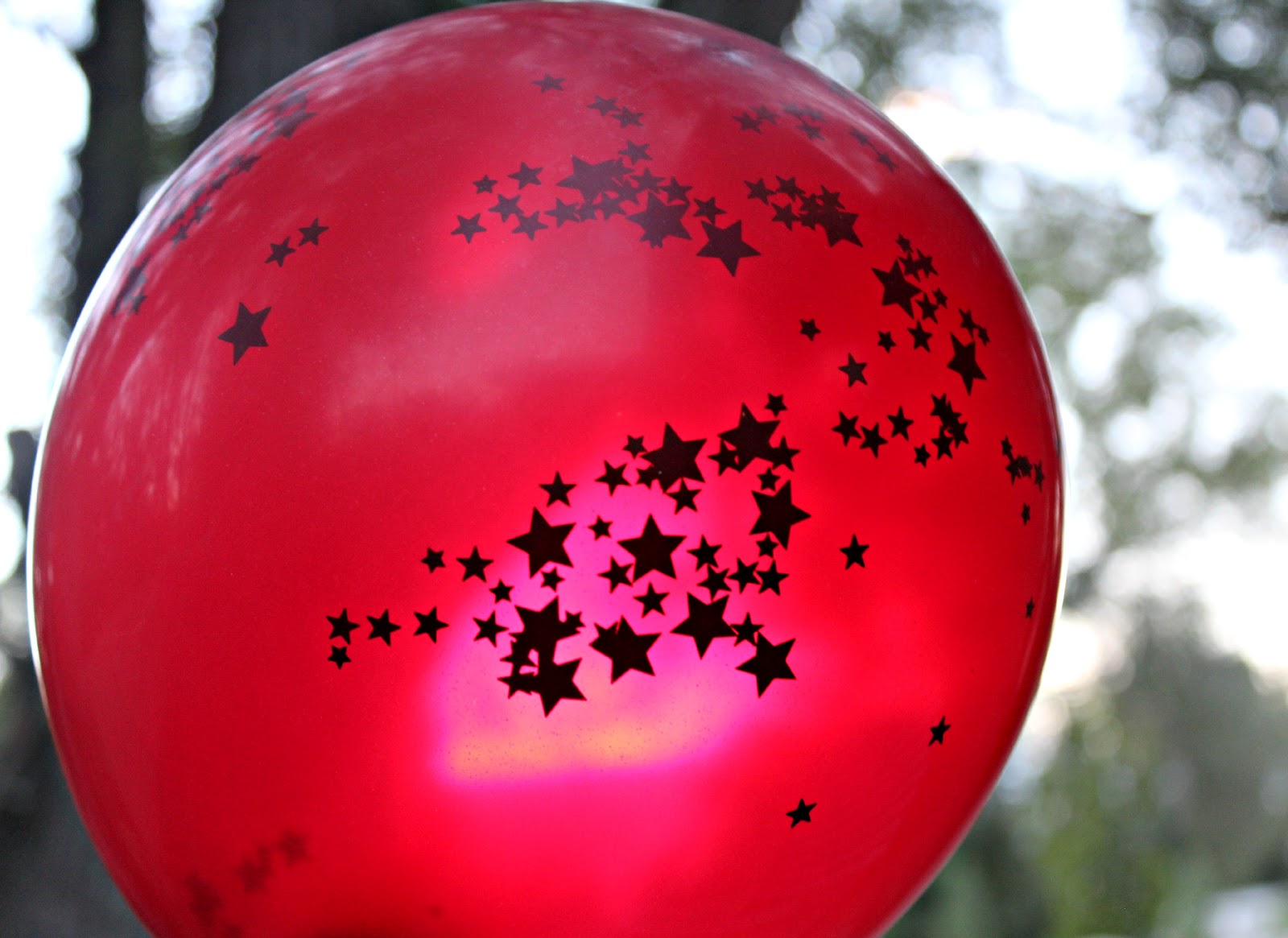 Moore Minutes Firework Confetti Balloons and a Patriotic Crate togo!