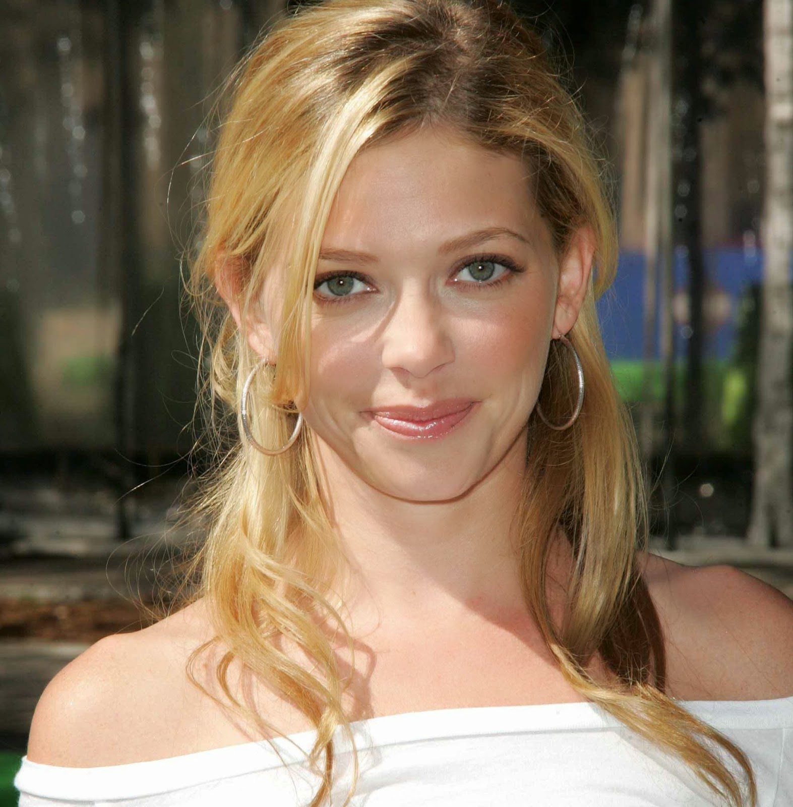 STARS WALLPAPER: Amanda Detmer Wallpapers Free Download - DaftSex HD