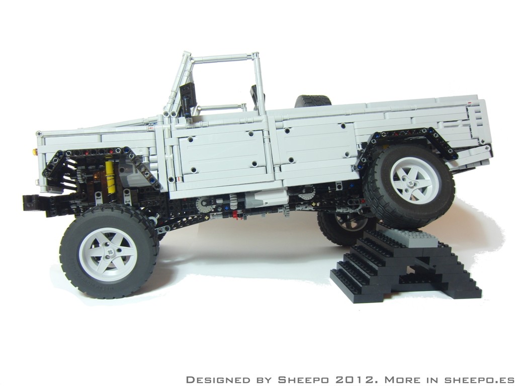 Land-rover Defender Lego Technic  -  6