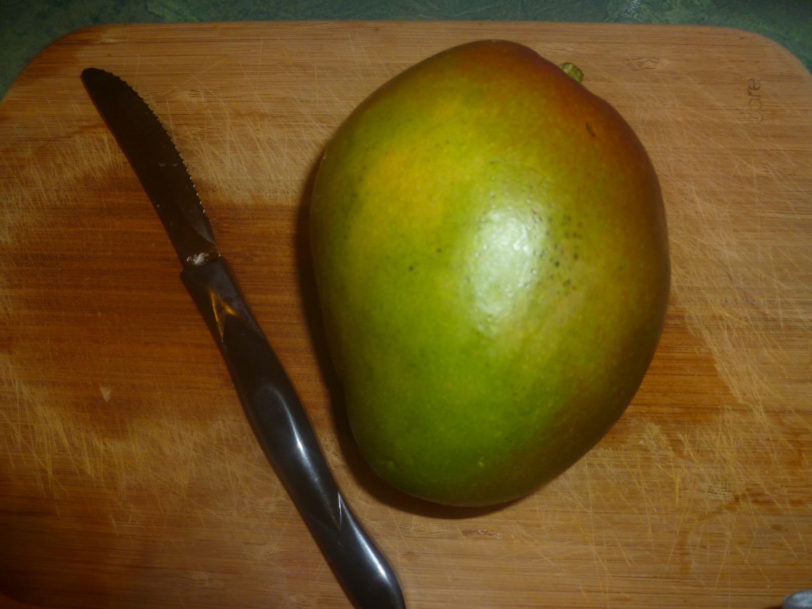 MOM'S QUICK TIP OF THE WEEK HOW TO CUT UP A MANGO Mama to 6 Blessings