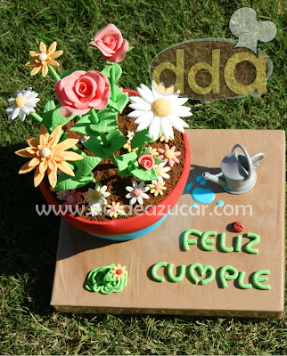 flores, fondant, margarita, rosa, tarta, tarta fondant, tarta maceta, tarta de flores, tarta fondant Sevilla, 