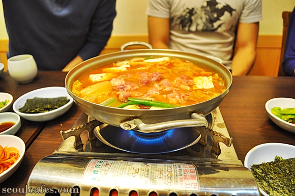 kimchi jjigae seoul restaurant korea