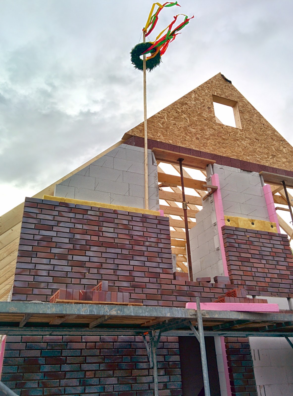 Hausbau 2014 Fertigstellung Obergeschoss Dachstuhl Holz