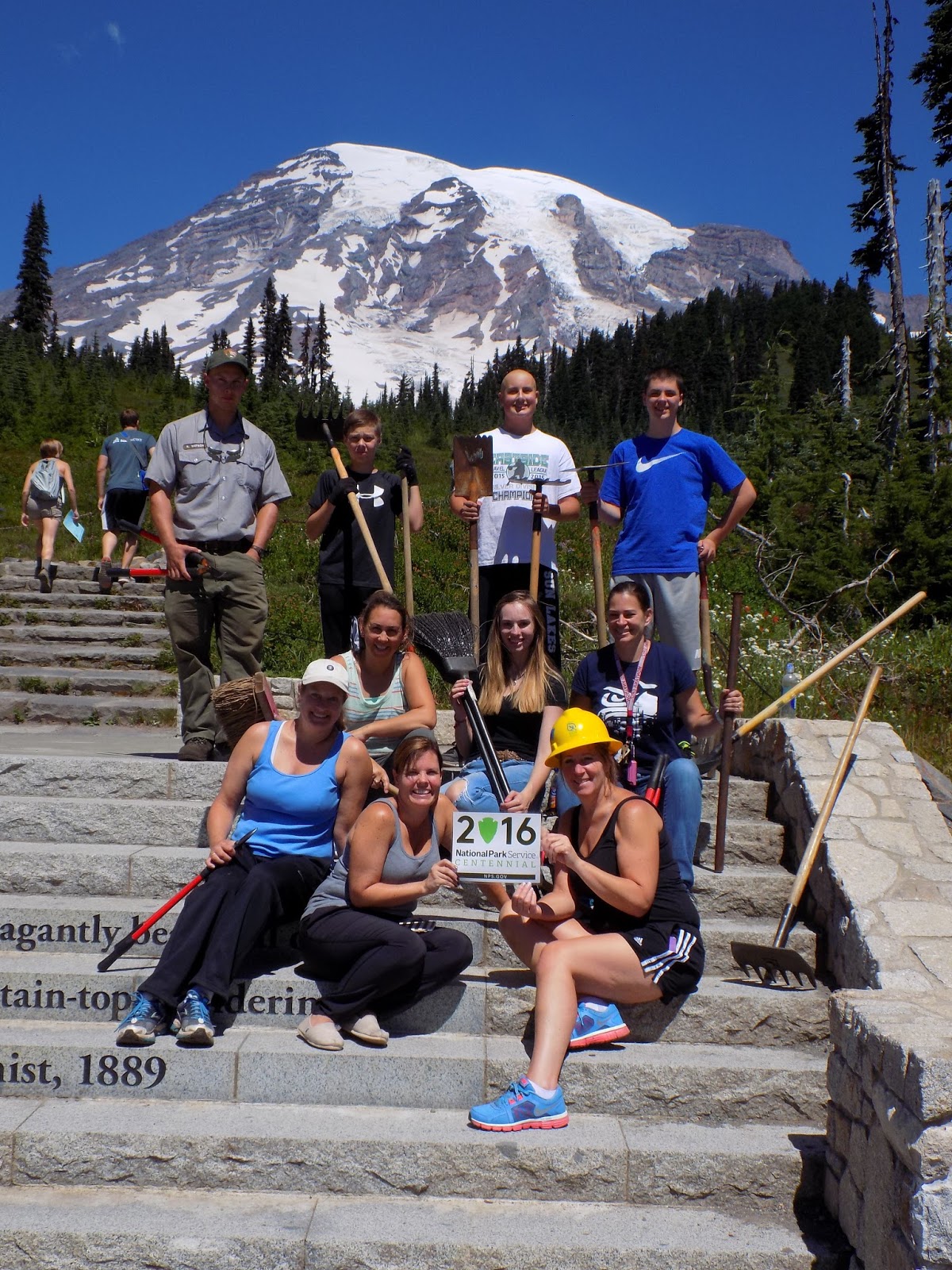 Mount Rainier Volunteers Yet Another Beautiful Day in Paradise