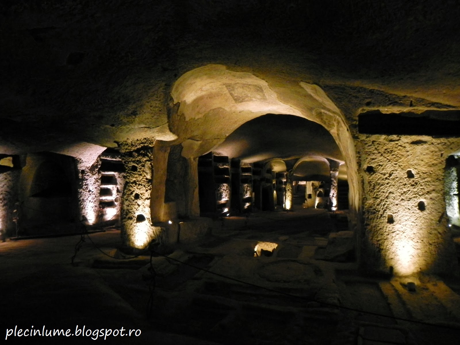 Nivelul -1 al catacombelor din Napoli Nivelul -1 al catacombelor din Napoli