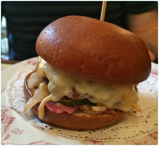 Mishkin's, London - Reuben Burger