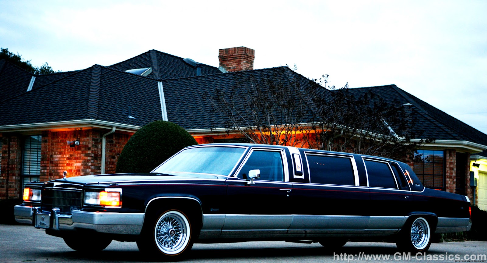 Beautiful Car at Night Beautiful Car at Night