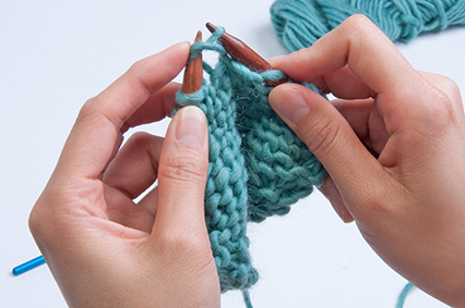 pick up dropped purl stitch crochet hook To pick up a dropped stitch, insert your crochet hook into the loop on the to the other side and picking up another knit stitch over a purl bump. pick up dropped purl stitch crochet hook To pick up a dropped stitch, insert your crochet hook into the loop on the to the other side and picking up another knit stitch over a purl bump.