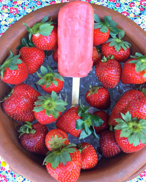 Farm Fresh Fun, Serving Strawberries - www.jacolynmurphy.com