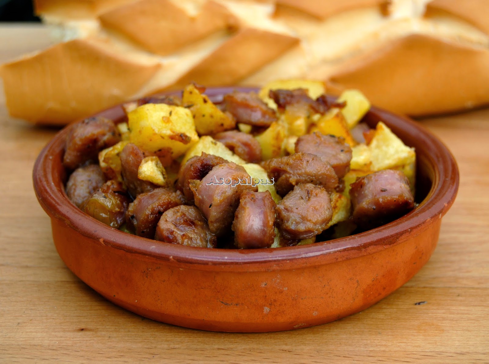 Butifarra Blanca de Écija con Vino Manzanilla. Receta Asopaipas. Recetas de Cocina Casera