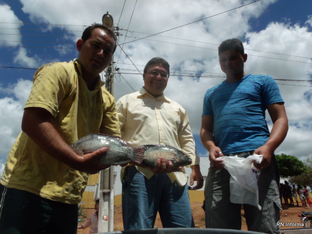 Cidade de Sitio Novo:Usuários do Bolsa Família foram beneficiados pela distribuição de peixe