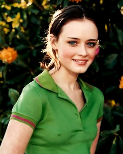 10 Rare Nudes #6 (Olivia Munn, Elizabeth 1st viscount montgomery of alamein, Fergie...) 223