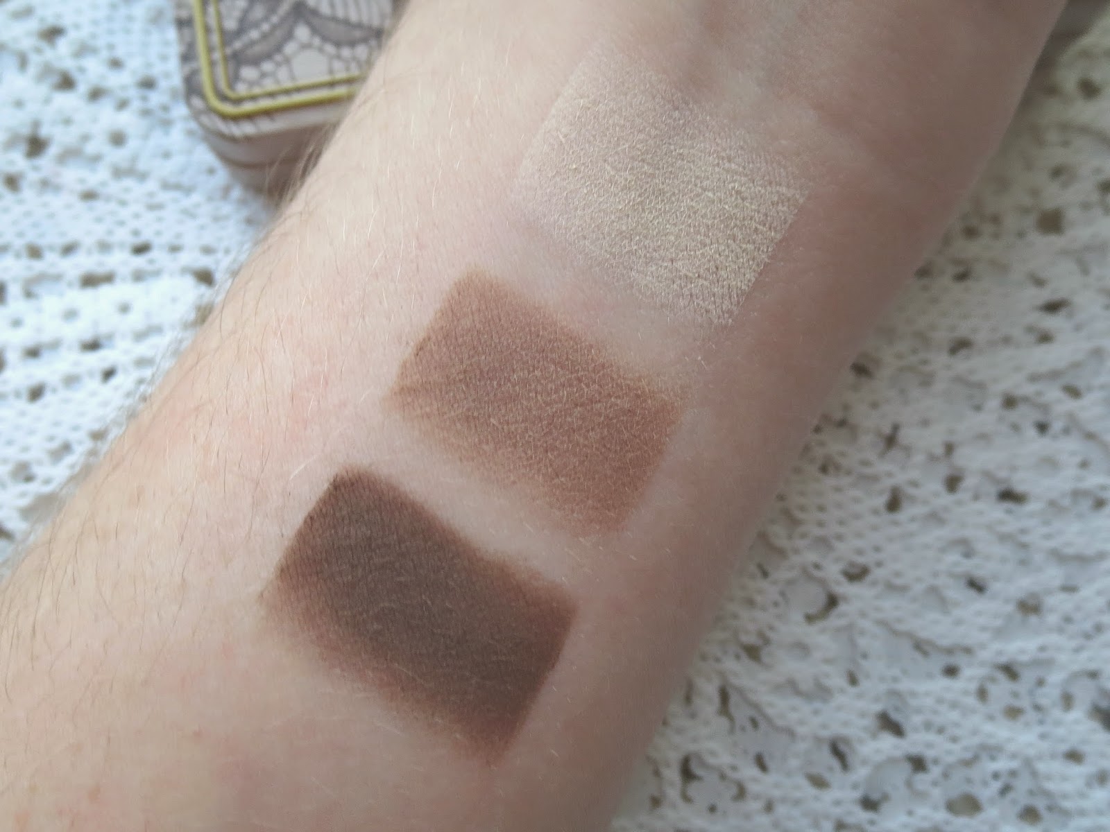 a picture of Too Faced Natural Matte palette swatch ; Sexpresso, Cahsmere Bunny, Heaven