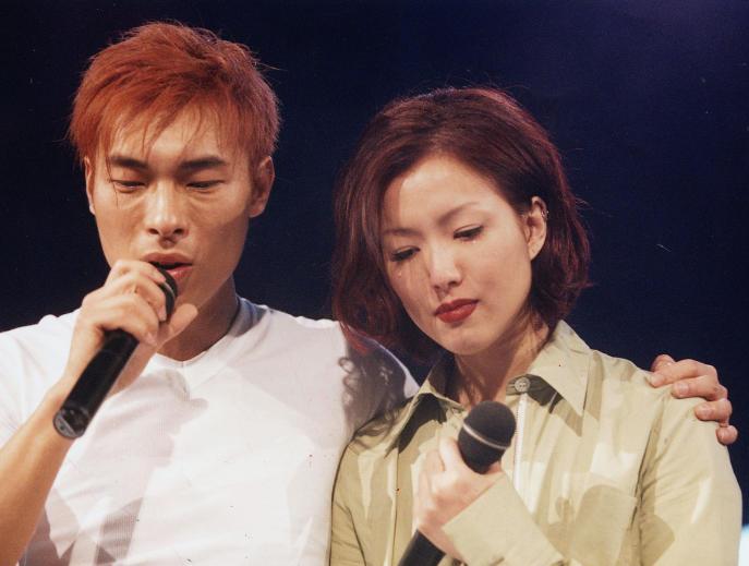 'Sorry, Sammi': HK singer Andy Hui apologises after he was caught cheating on pop star wife.