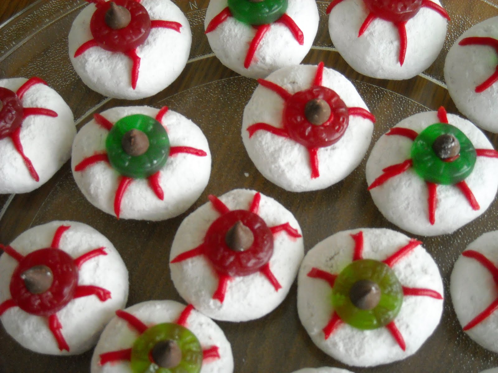 Spooky Eyes Halloween Treat Six Sisters' Stuff