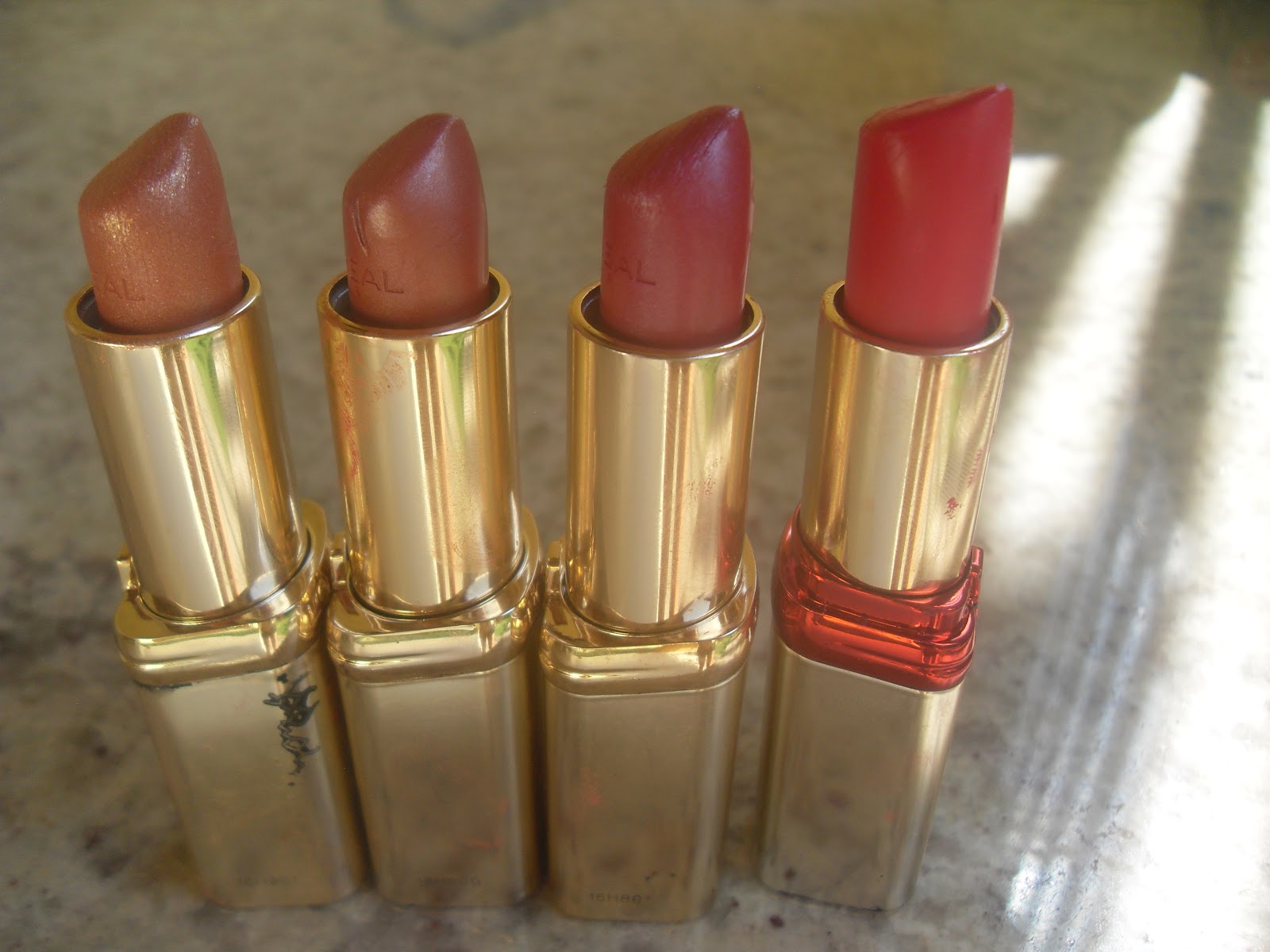 L'oreal Color Riche and Color Riche Serum Lipstick Review |Mirror on
