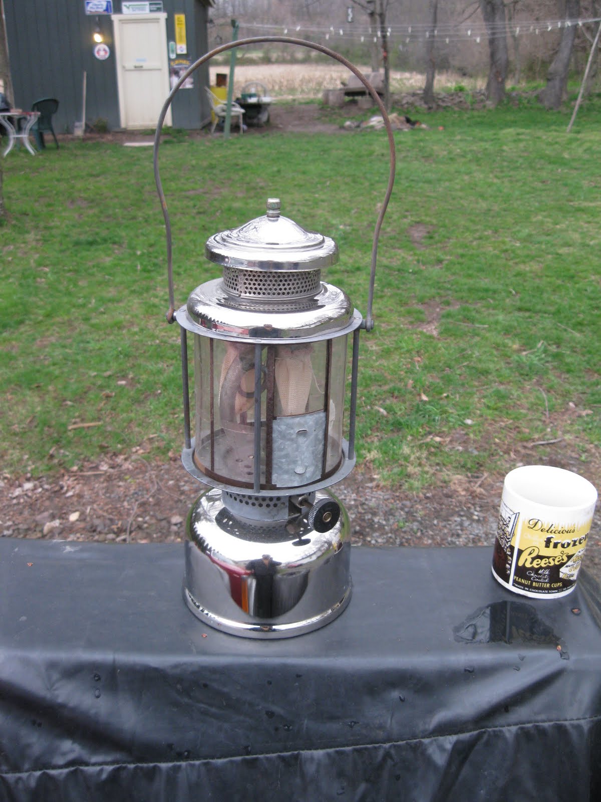 Vintage Coleman Lanterns Yale Light Co. LZ327 Lantern