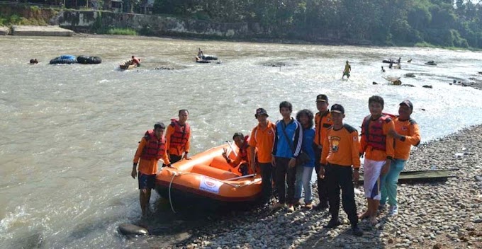 Banjir Bandang Terjang Lahat