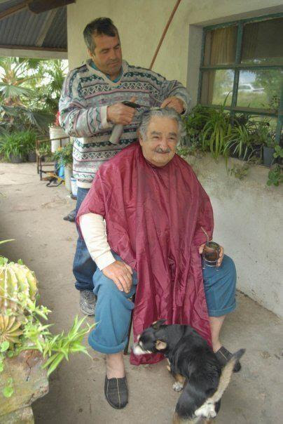 MUJICA+DESPILFARRANDO+DINEROS+P%C3%9ABLICOS.bmp