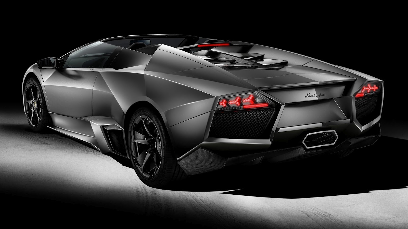 http://3.bp.blogspot.com/-nPmCOeh5LfU/UDzhdm67JqI/AAAAAAAAAYo/YpZijIBiZQo/s1600/Lamborghini_Reventon+HD.jpg