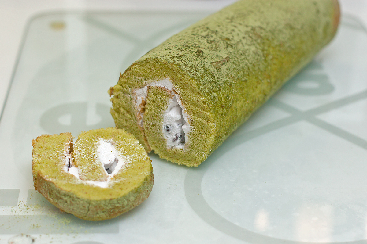Cook With No Books Matcha red bean cake roll