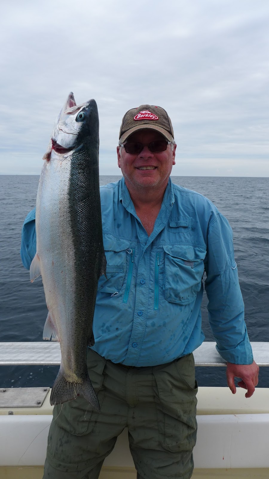 THE FISHING NEWS Steelhead action in Algoma, Wisconsin