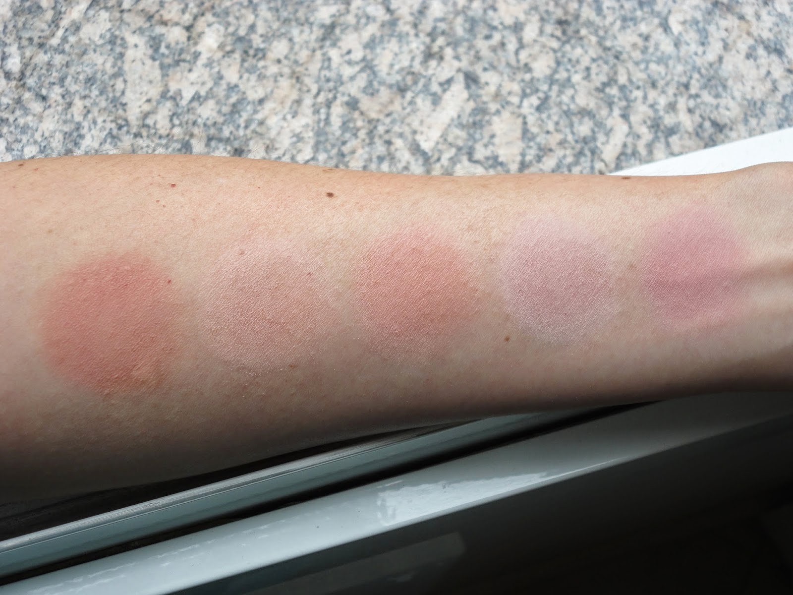 TANTAS PLANTAS Resenha pincel 17 Blush Brush e blushes minerais