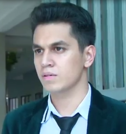 Penampilan Tristan dalam sinetronnya. Tidak sepucat Edward sih.