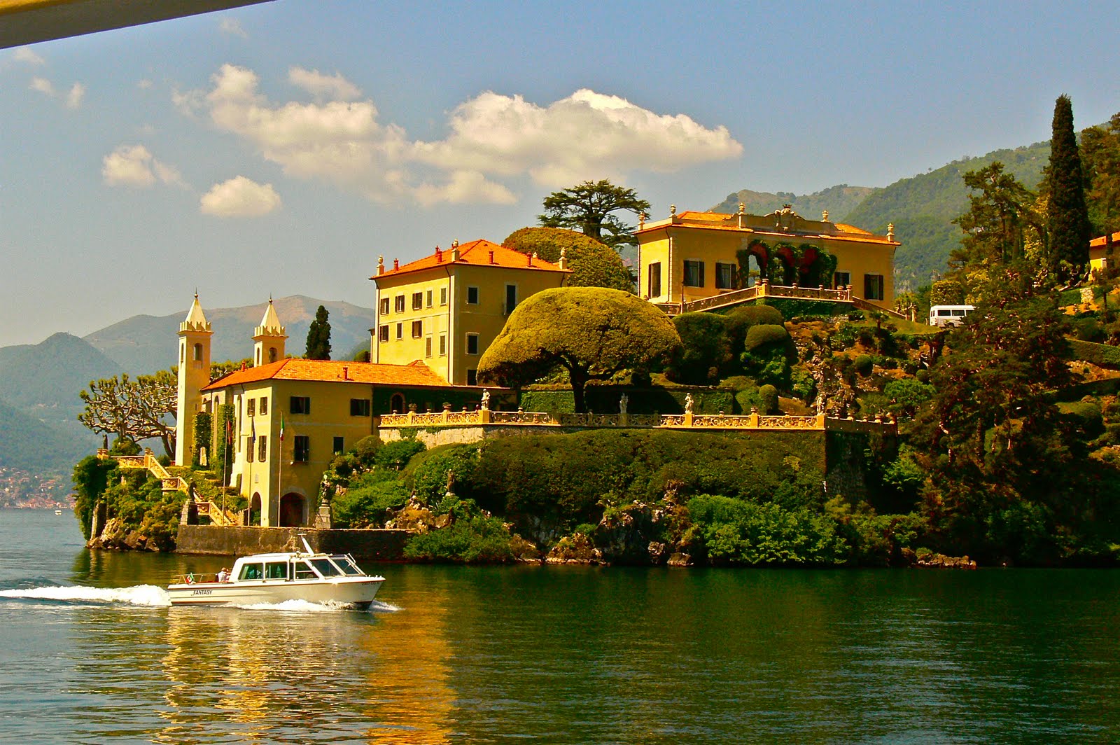 villa rouge miloh hiking boots