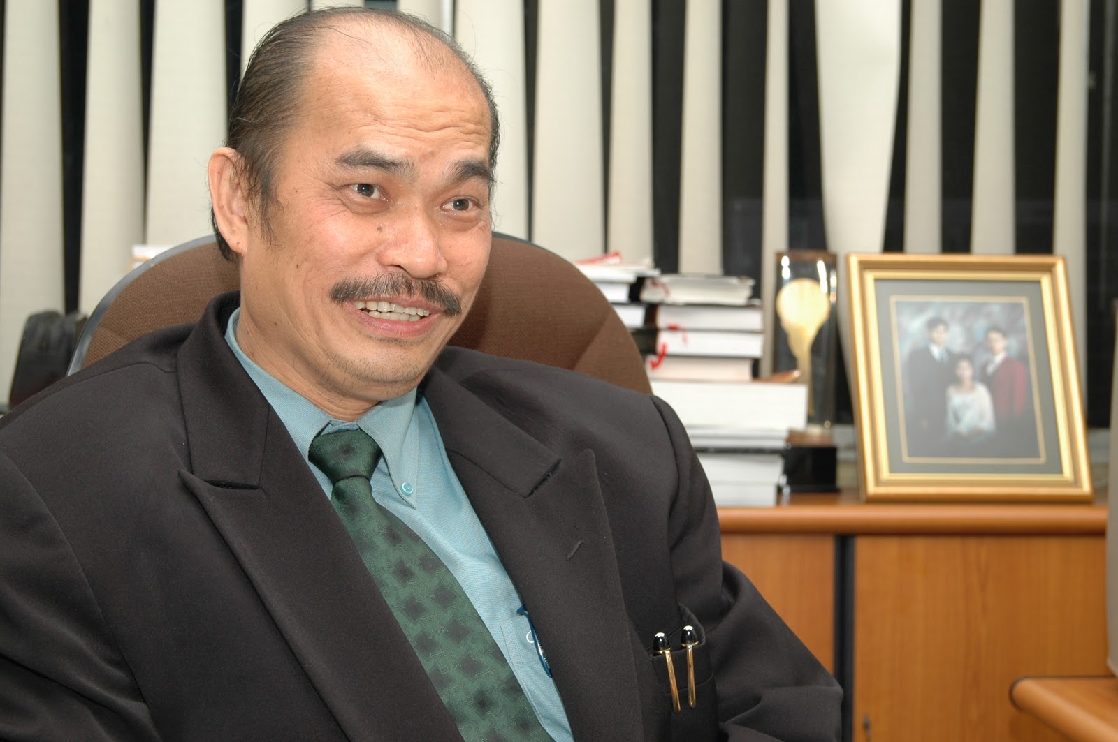 The Best Indonesian Lawyers Ass. Prof. Dr. Suhandi Cahaya, SH, MH, MBA