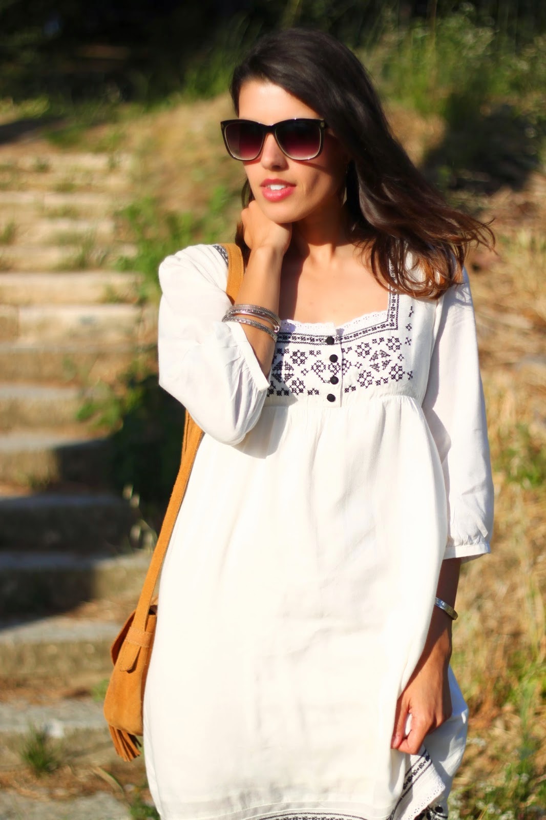 http://ilovefitametrica.blogspot.pt/2014/07/embroidered-dress.html