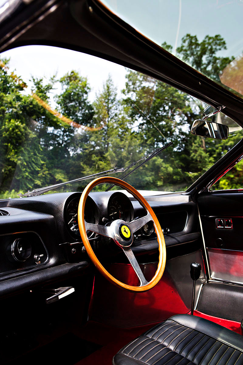 http://3.bp.blogspot.com/-nY7YjjV2ABk/U9QCYXIFhuI/AAAAAAAAdho/VXfFWj9gvBw/s1600/1966-ferrari-365-p-berlinetta-interior.jpg