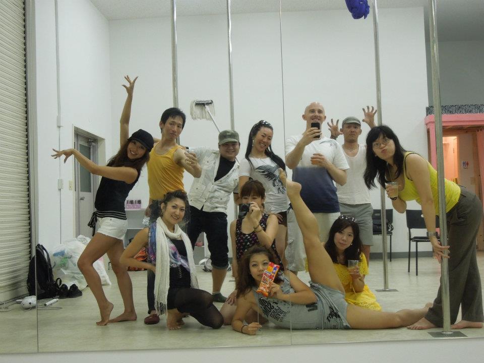 Eyecandy ポールダンスのススメ Poledance Performance Party Lesson Intokyo もうすぐakb スタジオ1周年 オープン記念partyやるよ