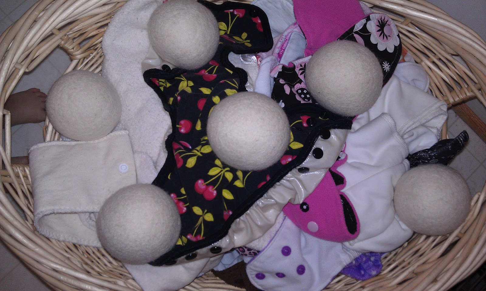 Stay At Home Cloth Diapering Mama Woolizes Dryer Balls Review