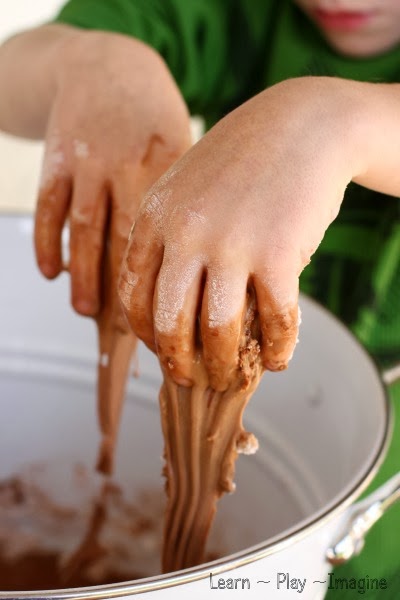 How to make ERUPTING chocolate Oobleck - Oh my goodness this smells incredible!!