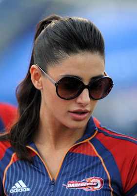 Nargis Fakhri Spotted at IPL Match to support Delhi Daredevils team